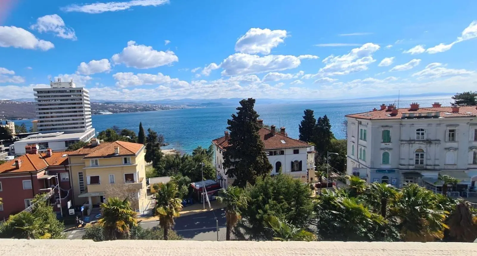 Apartman Karmen contacts